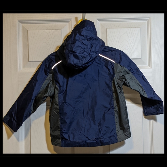 Blue and Gray Columbia Jacket 2T - Picture 2 of 5